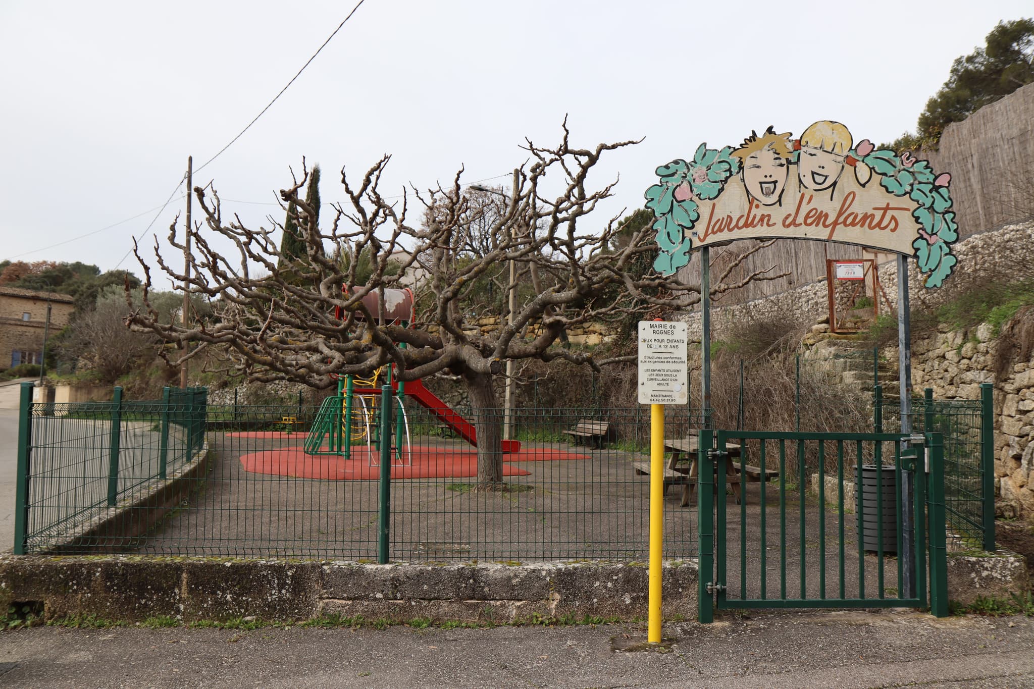 Aire de jeux d'enfant des Mauvares_Rognes