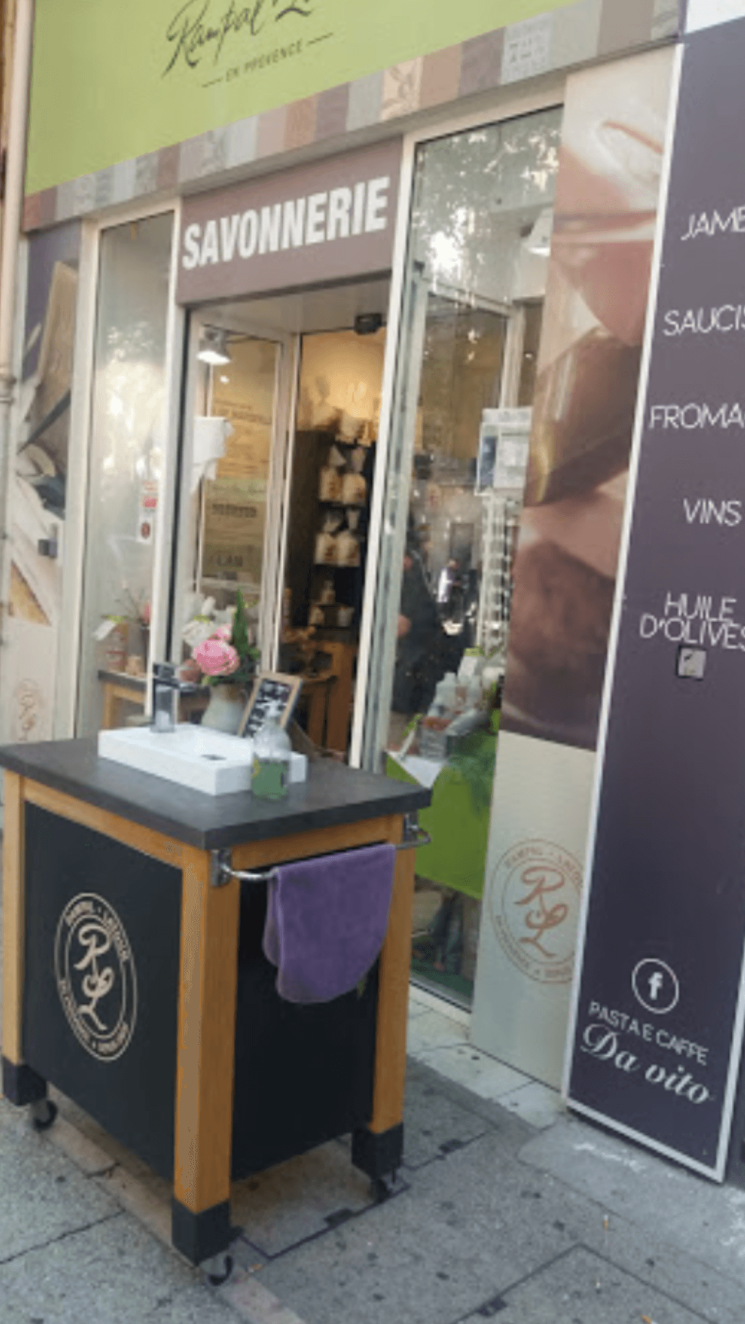 Boutique savonnerie Rampal Latour