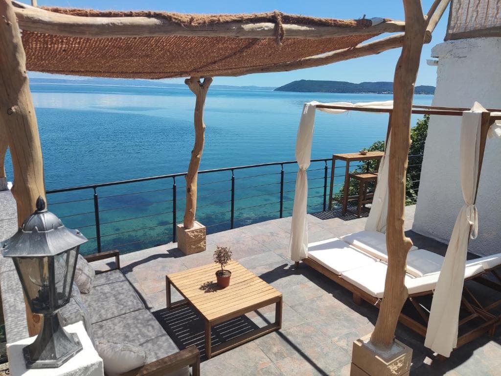 Lounaya_Istres