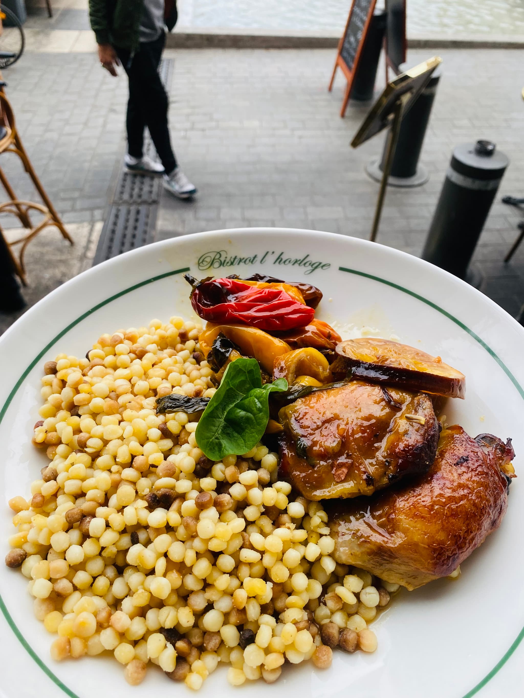 PLAT DU JOUR HAUT DE CUISSE ROTI et JUS CORSE