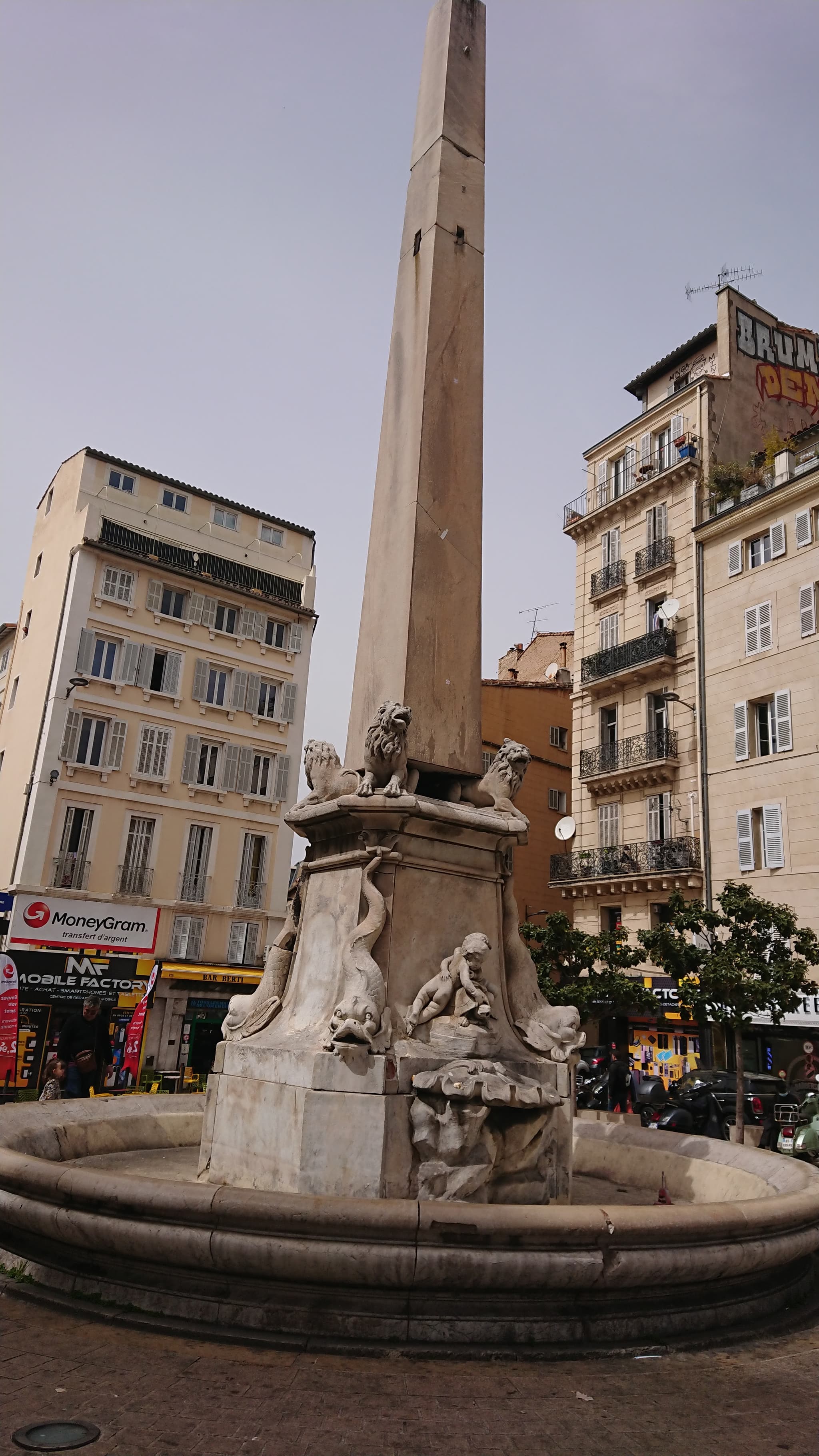 Fontaine Fossati place des Fainéants