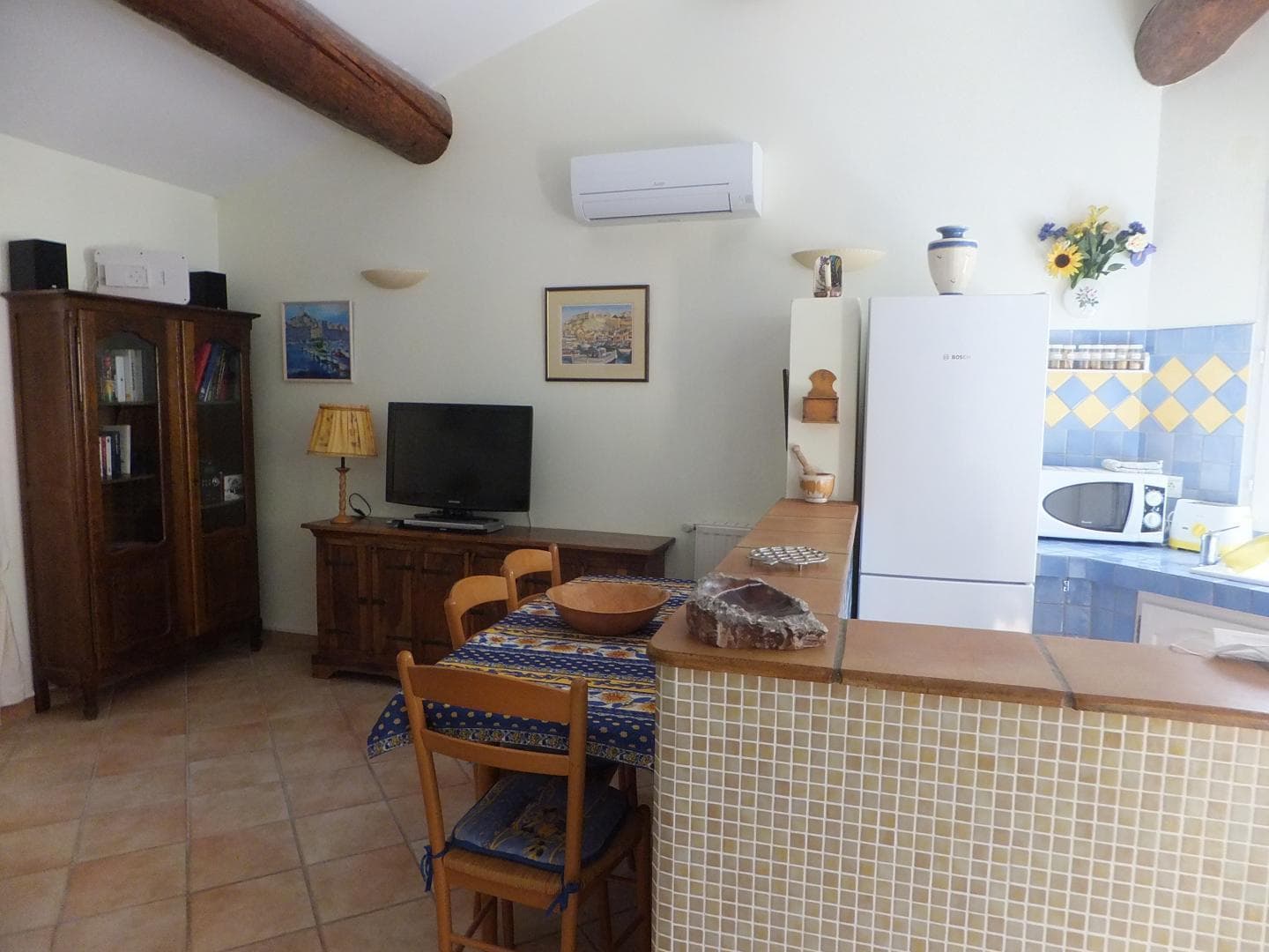 Le Clos Des Oliviers et la Tour