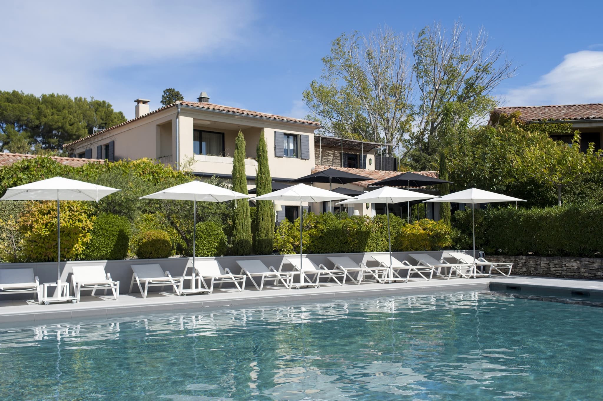 Du_cote_des_olivades_piscine