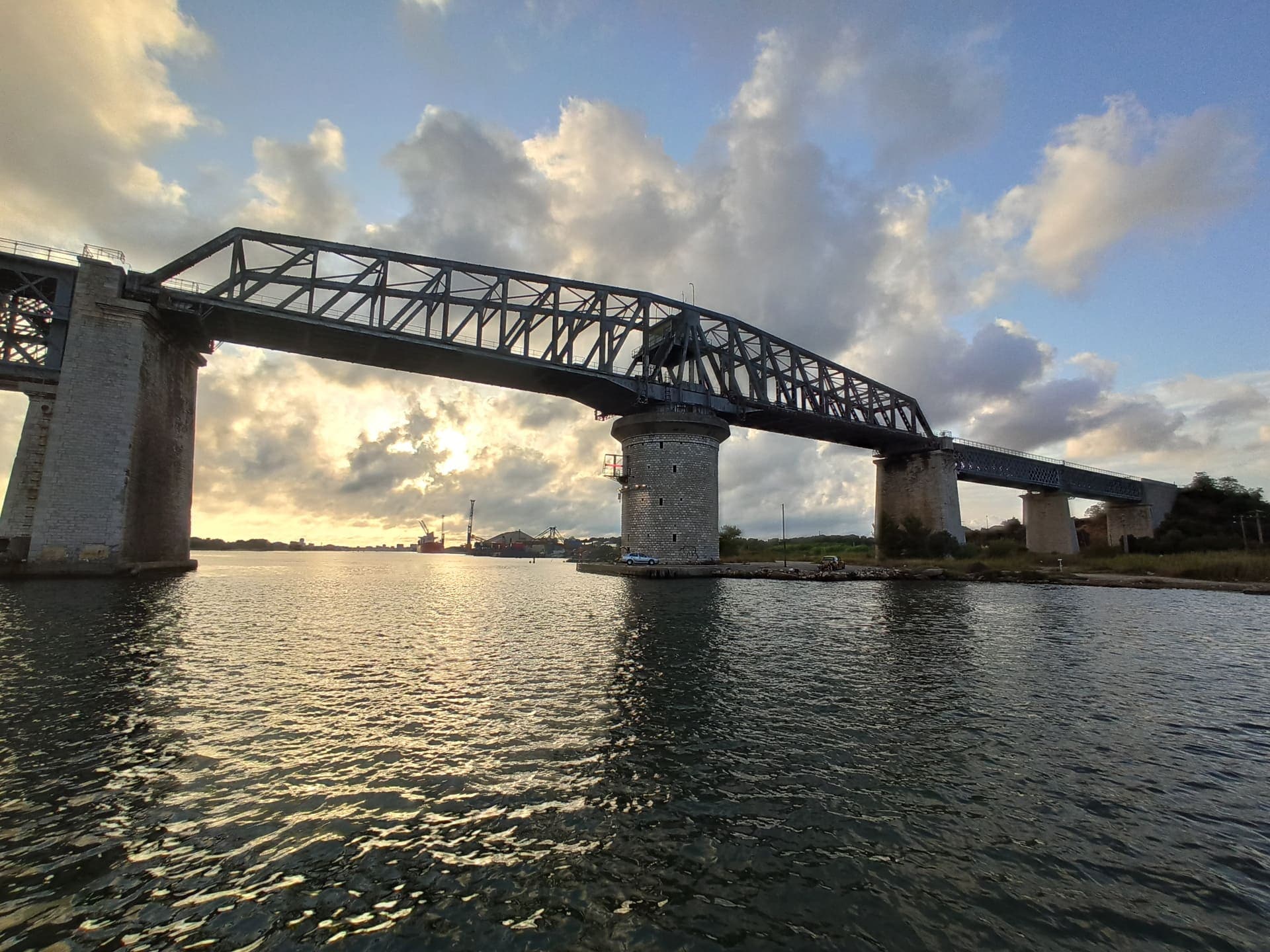 Viaduc ferroviaire de Caronte_Martigues