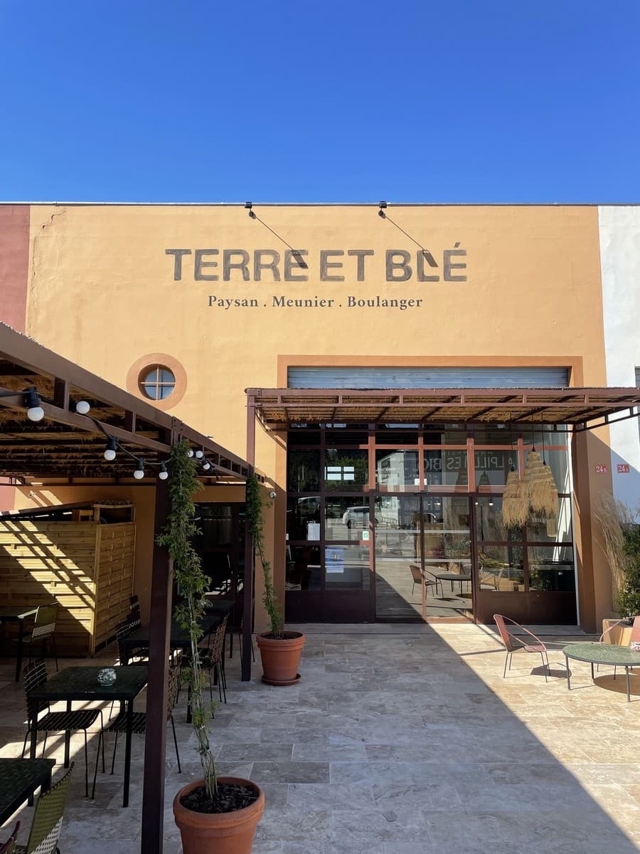 Terre et blé façade
