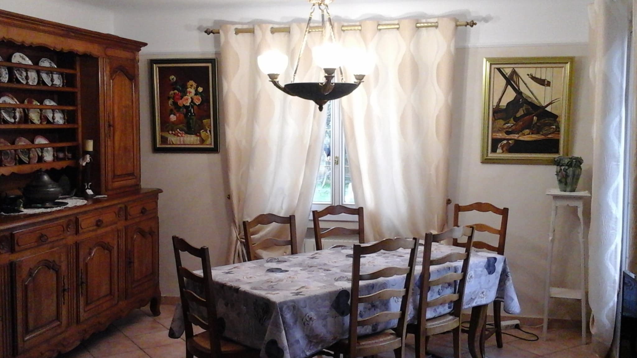 CHEZ NICOLE