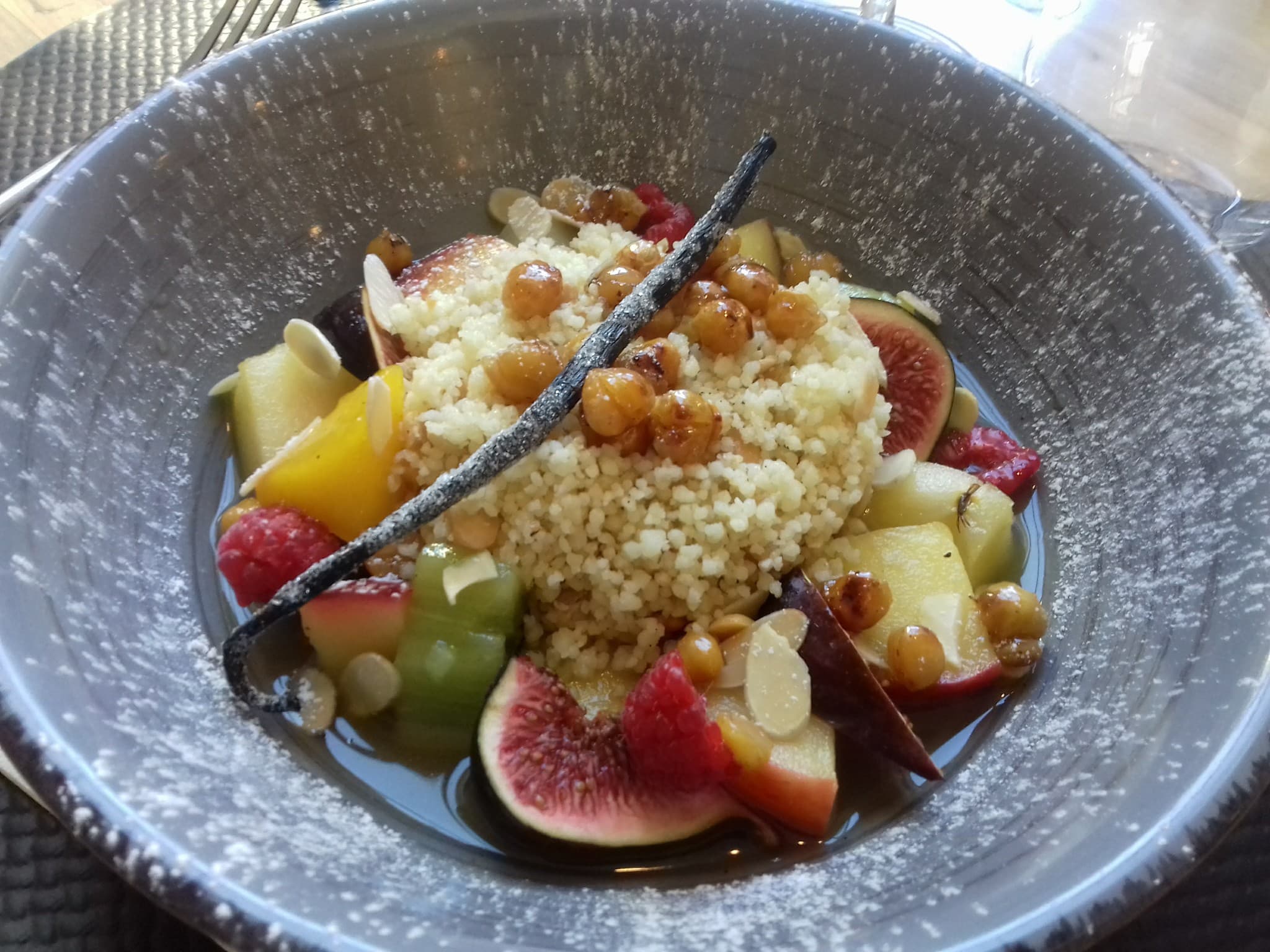 Couscous de fruits frais