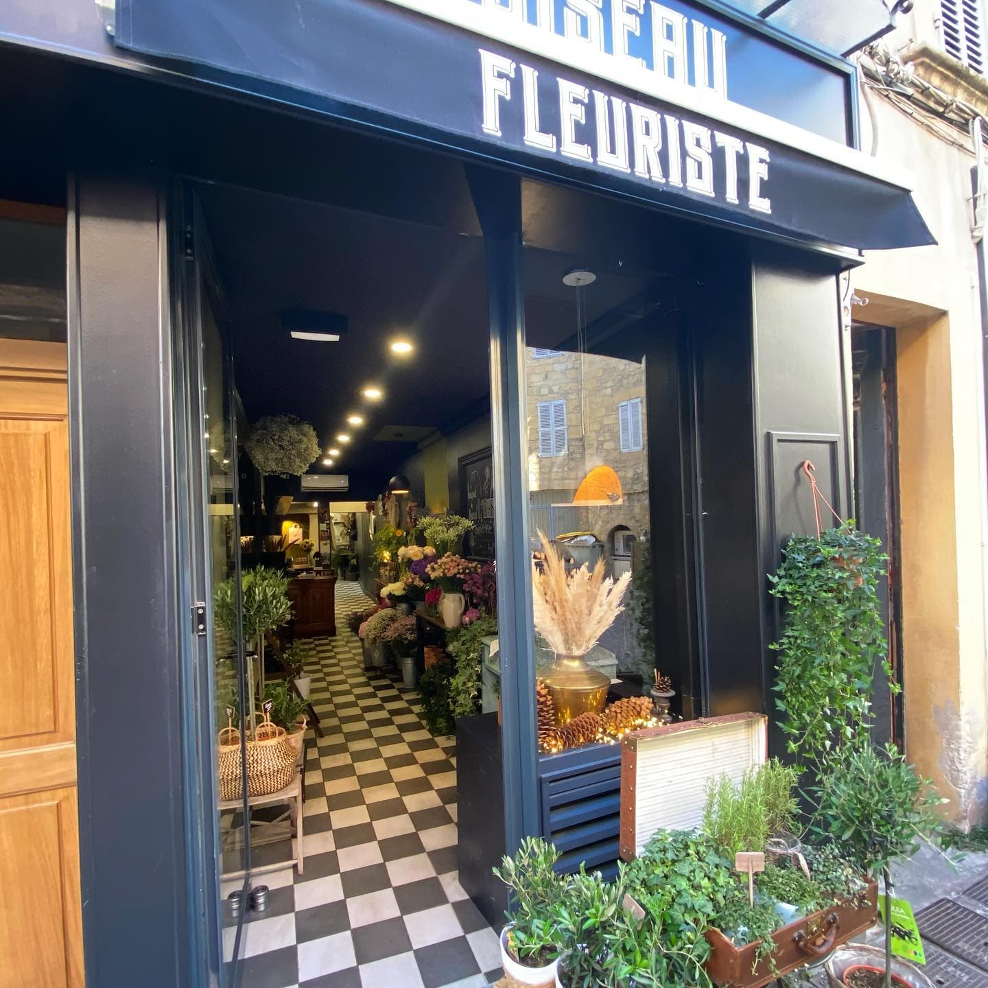 L'oiseau fleuriste