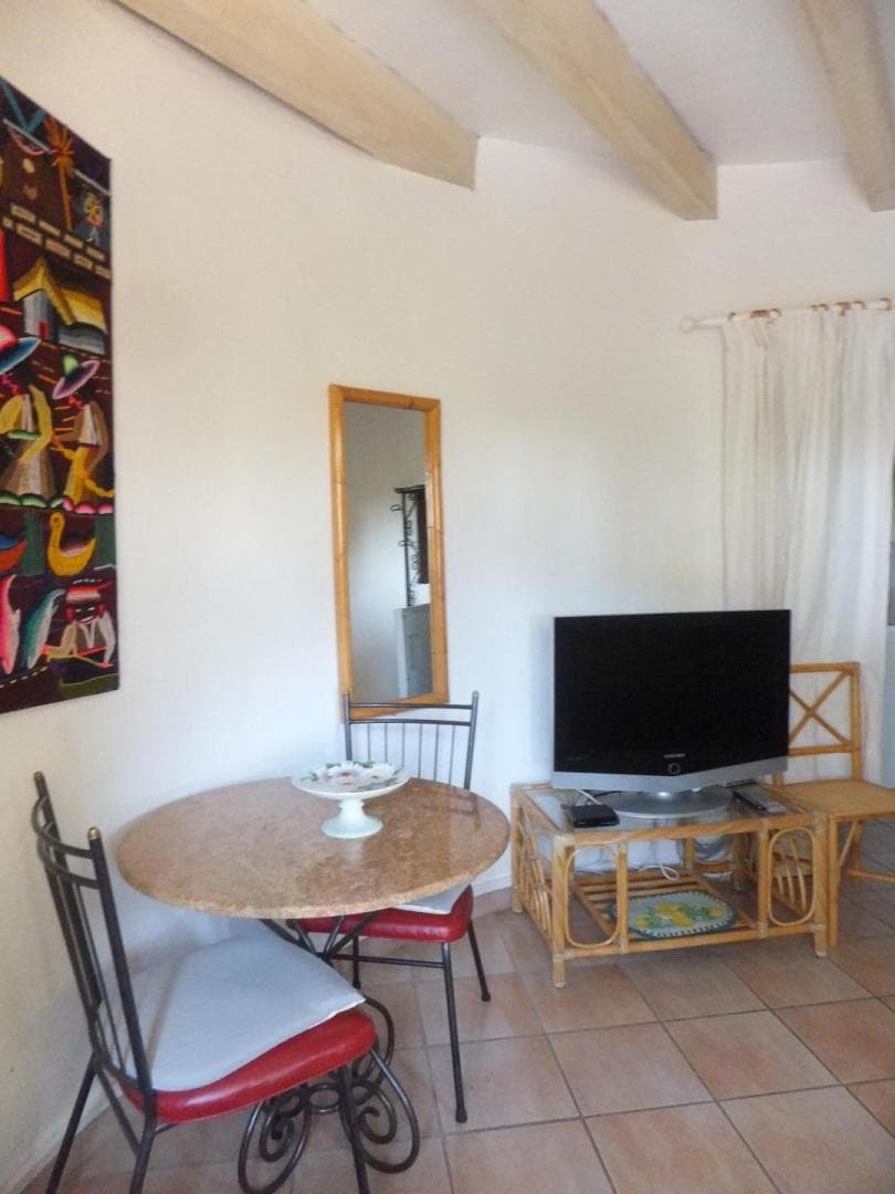 Le Clos Des Oliviers et la Tour