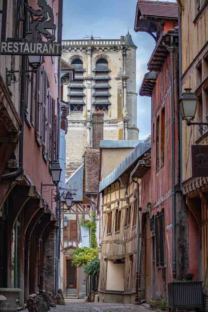 The Golden_Troyes