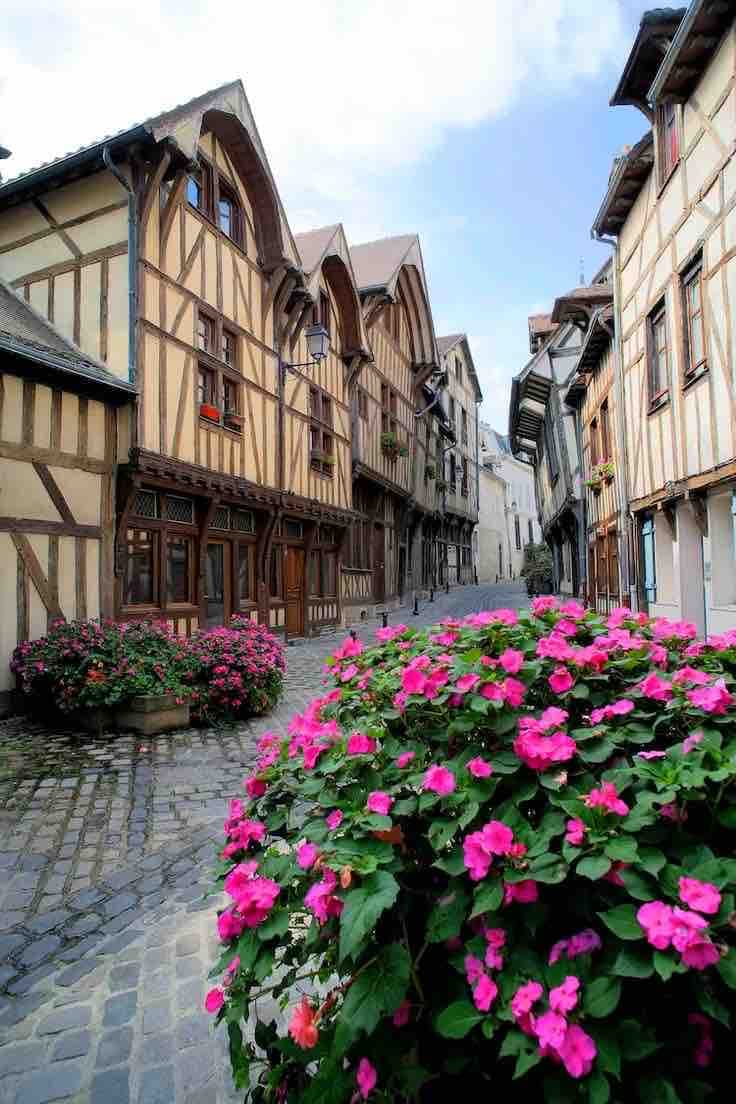 The Golden_Troyes