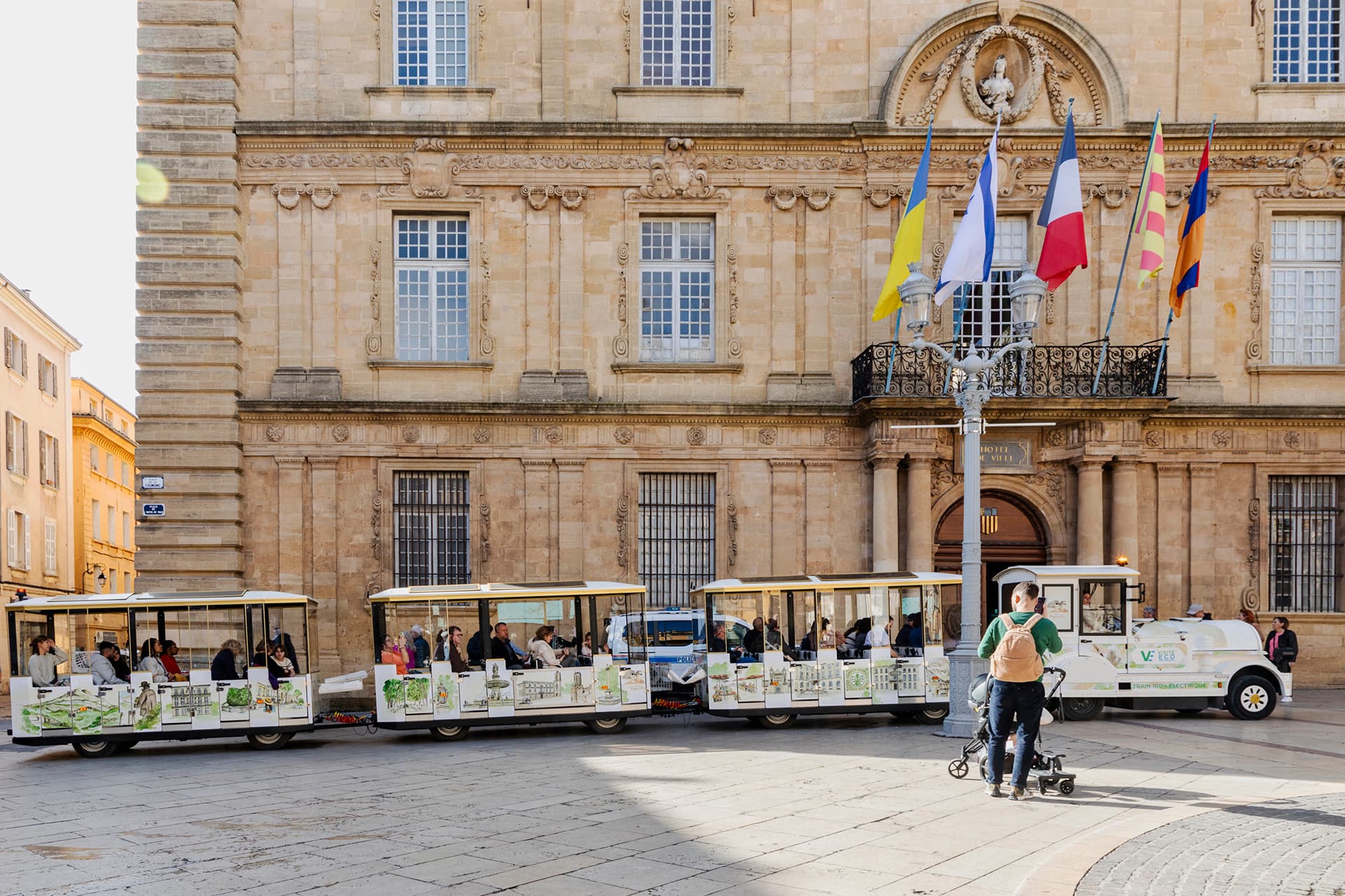 Train touristique électrique d'Aix-en-Provence - by FRANCE Voguette