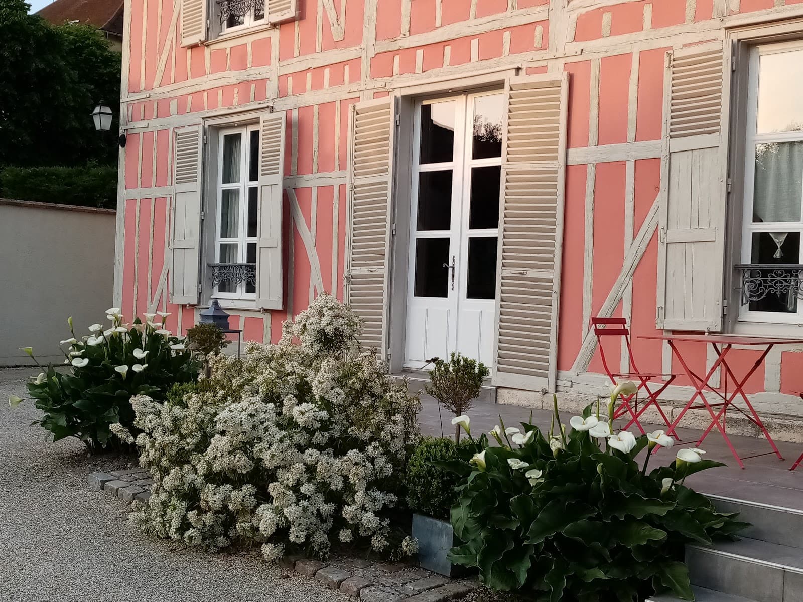 La façade en avril /mai