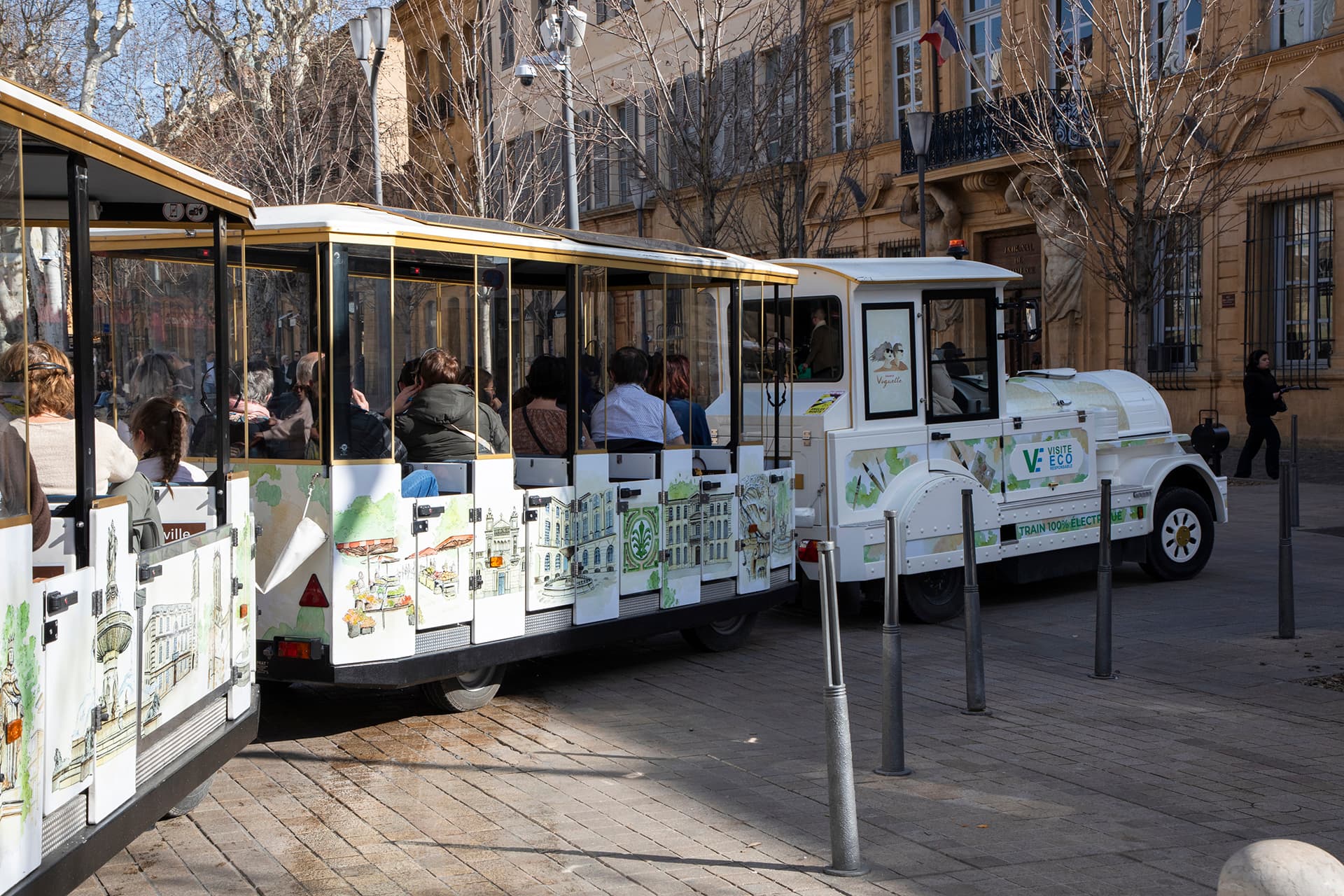 Train touristique électrique d'Aix-en-Provence - by FRANCE Voguette