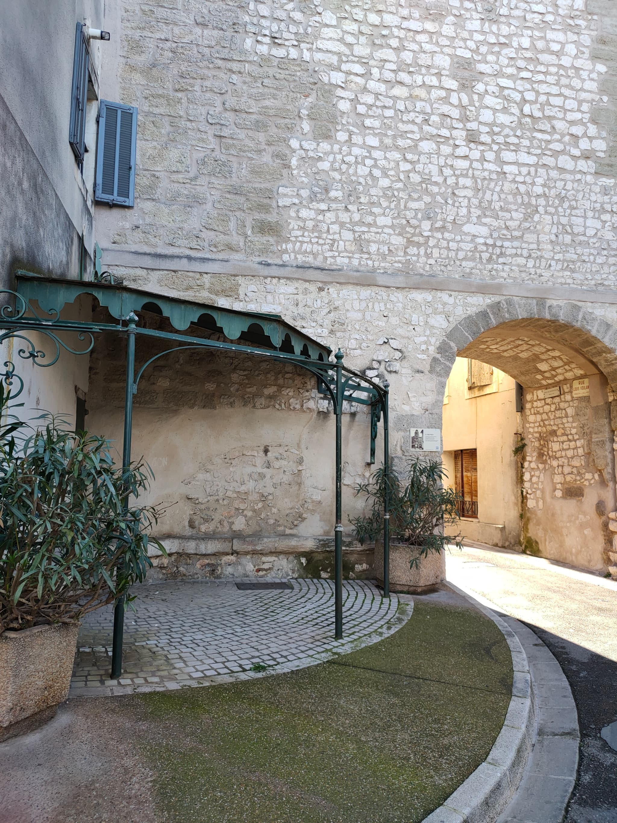 Porte des Moulins ou Porte de l'Horloge_Noves