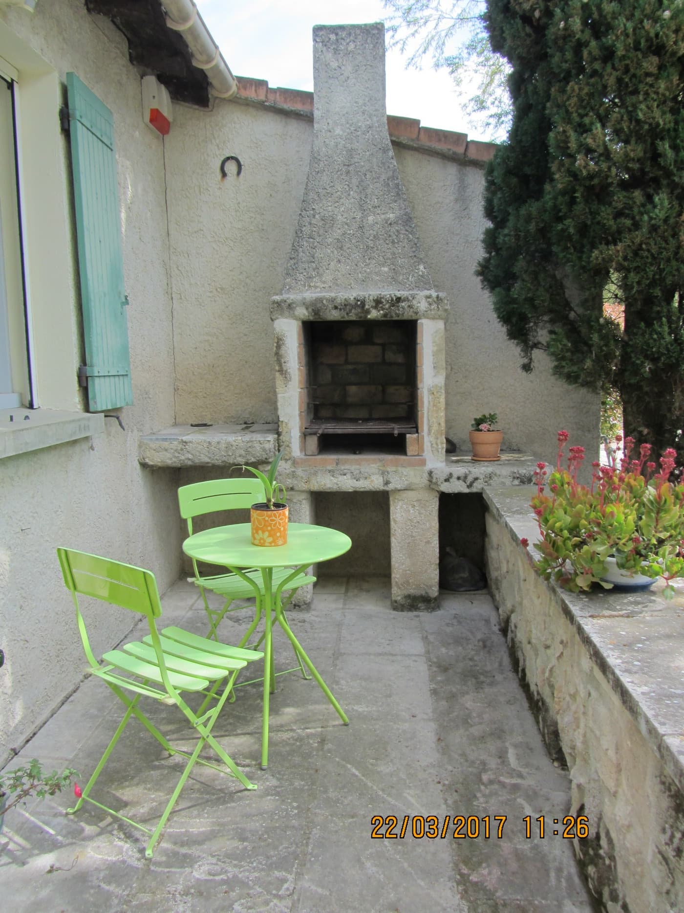 Bernadette et Claude Gibelin barbecue
