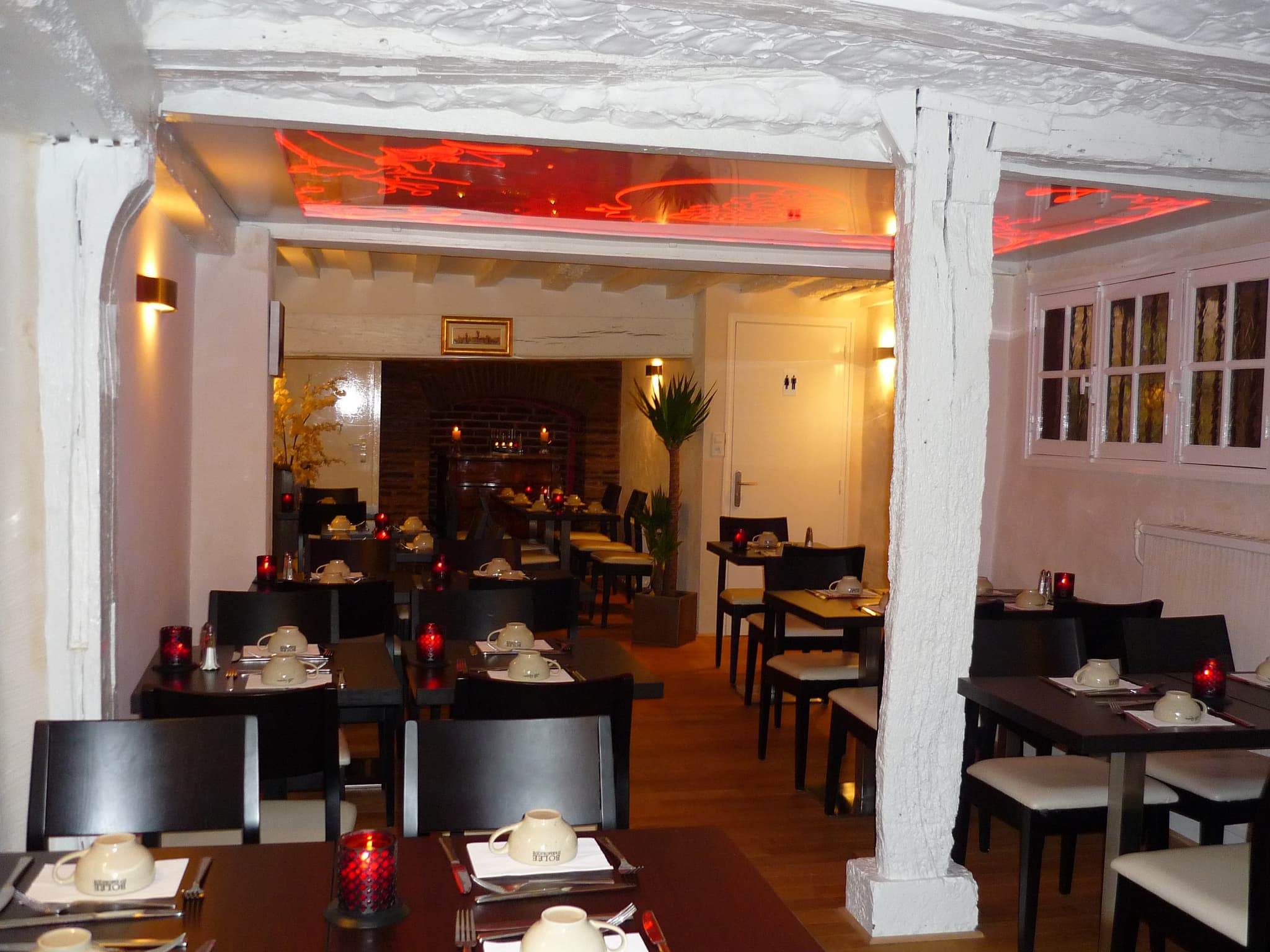 Grenadine - Salle resto.JPG