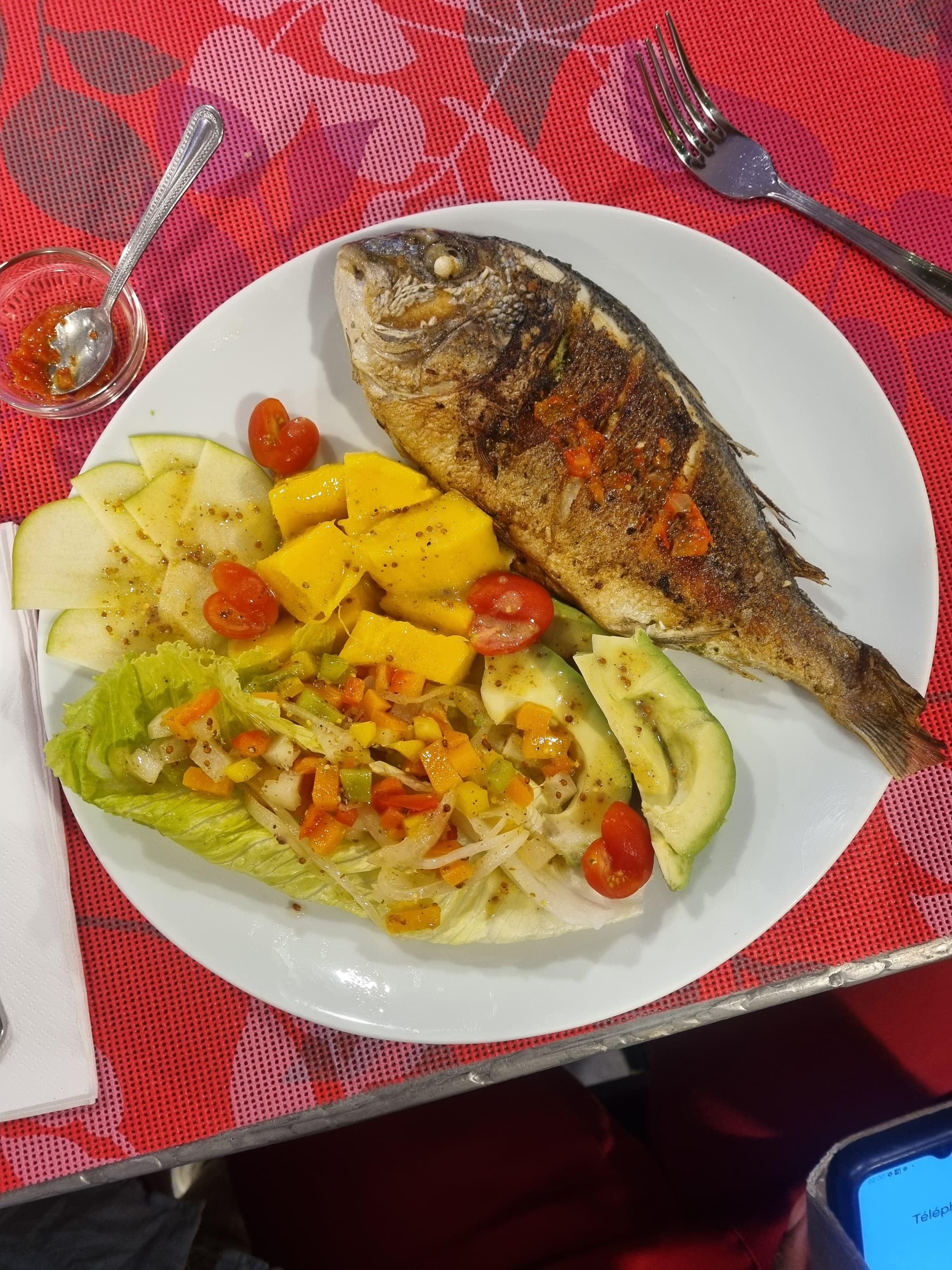 Daurade salade tropicale