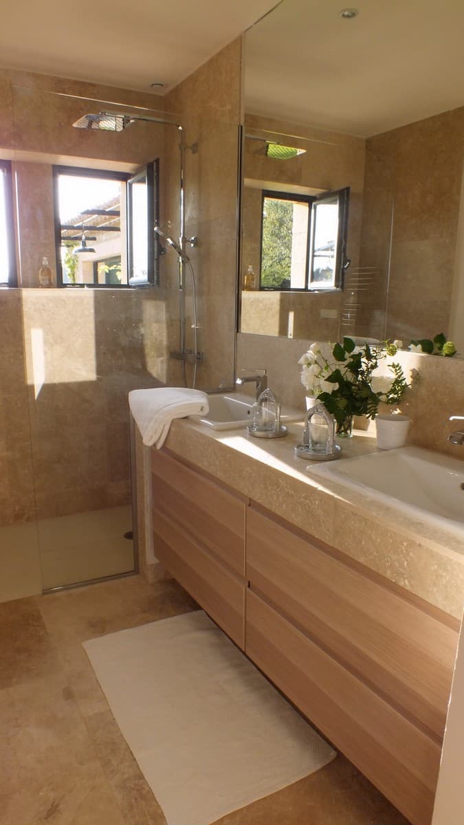 Mas Notre Dame salle de bains