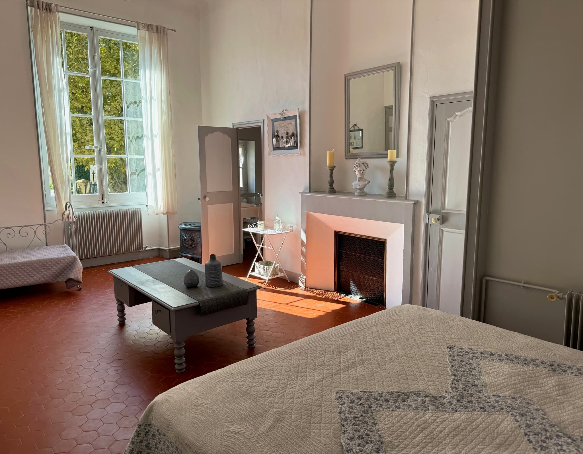 Grande chambre grise