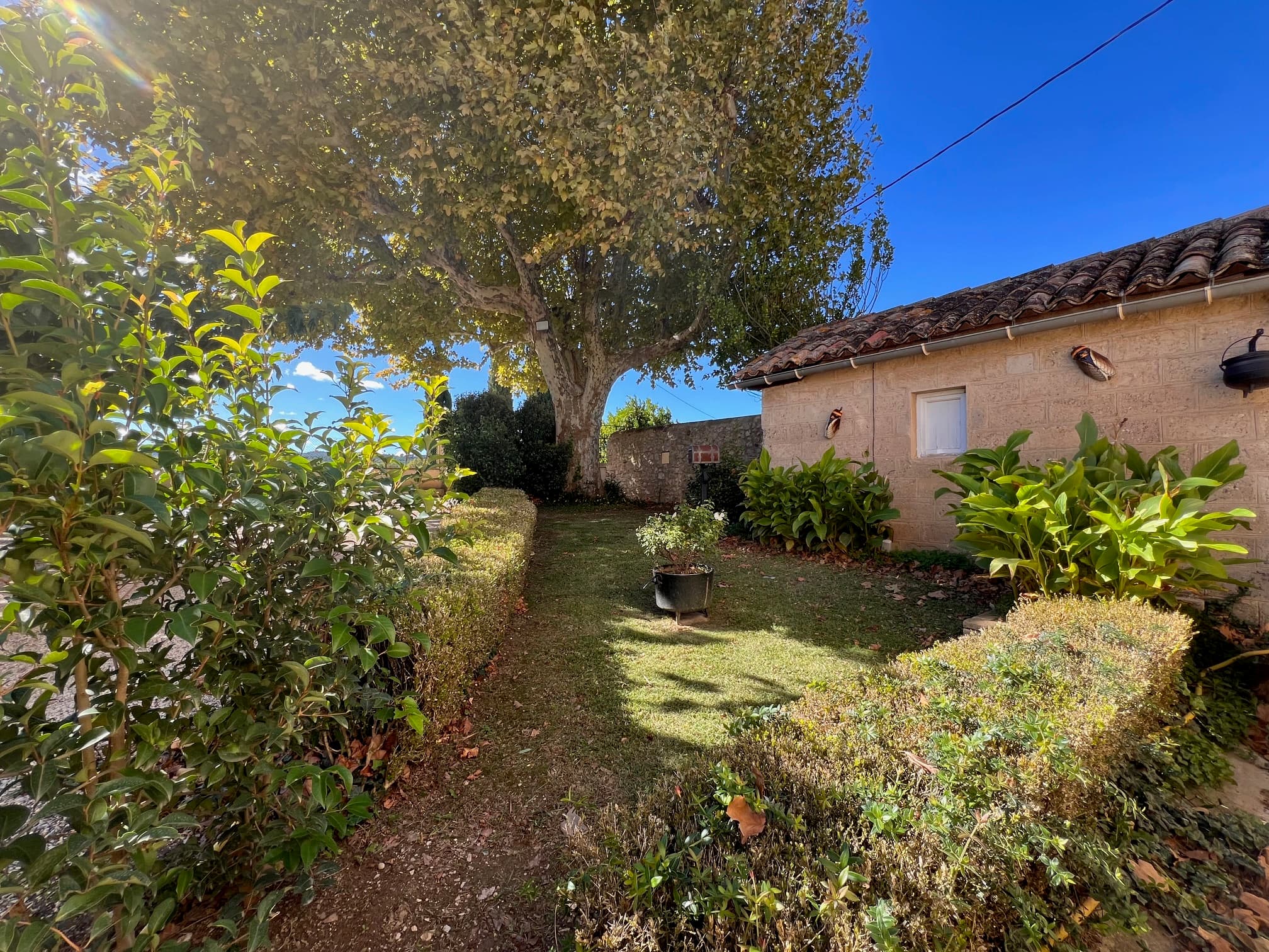 Jardin côté lavoir