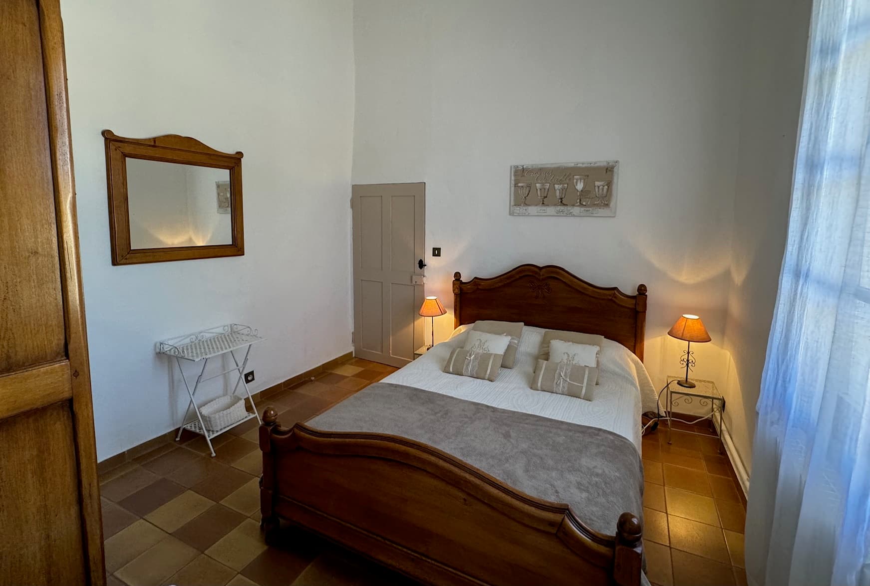 Petite chambre beige