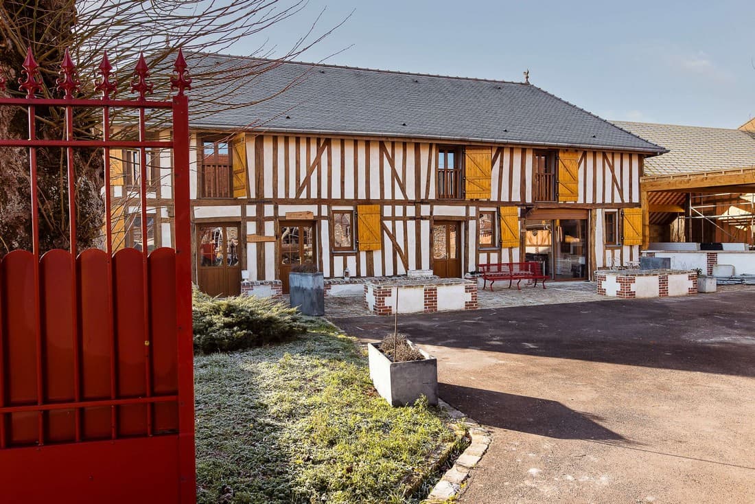 maison avec stationnement.jpg