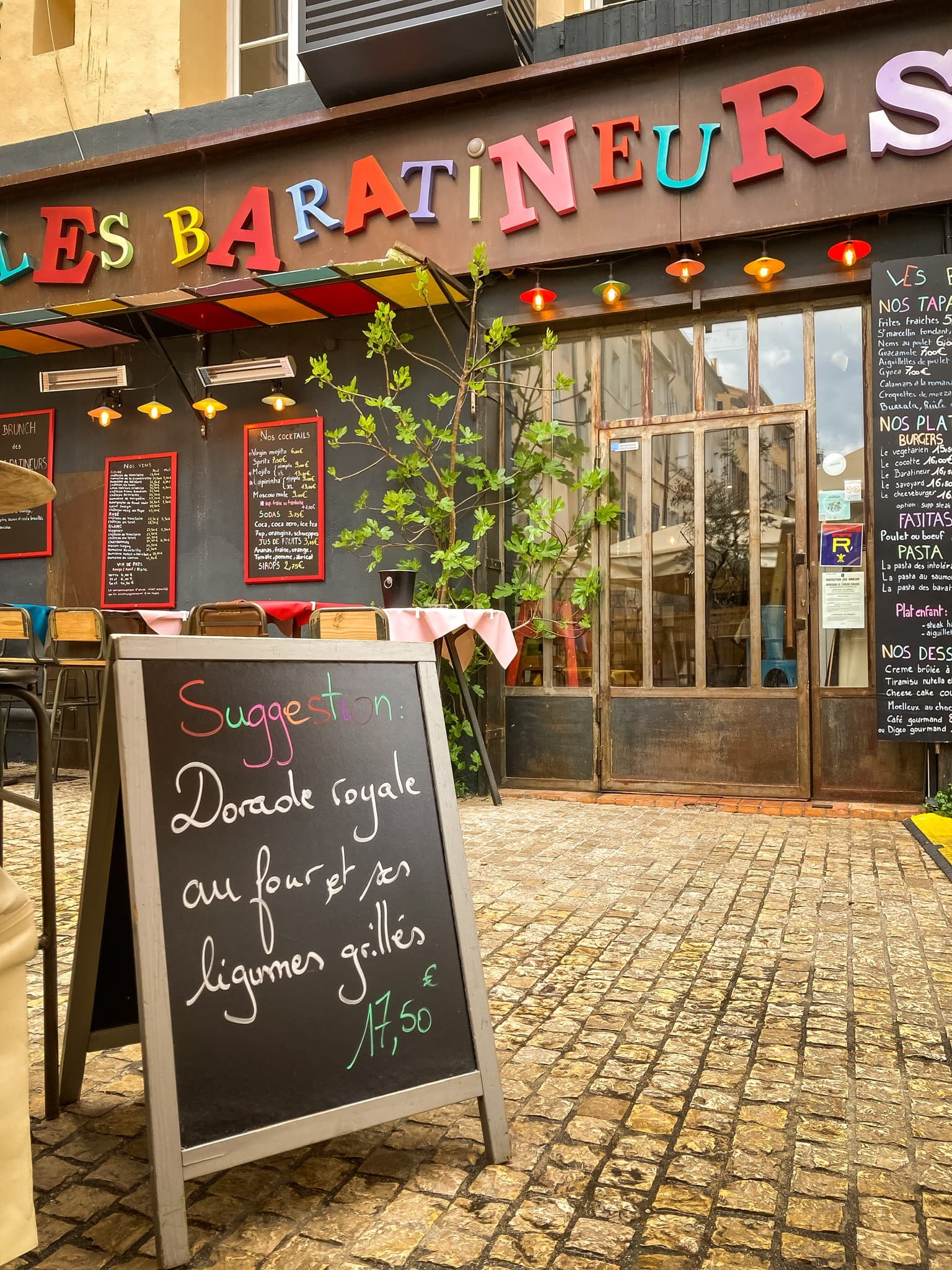 Les Baratineurs