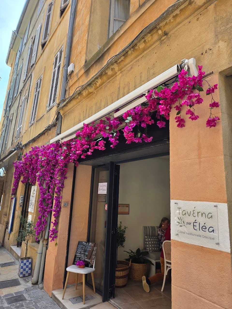 TAVERNA par ÉLÉA