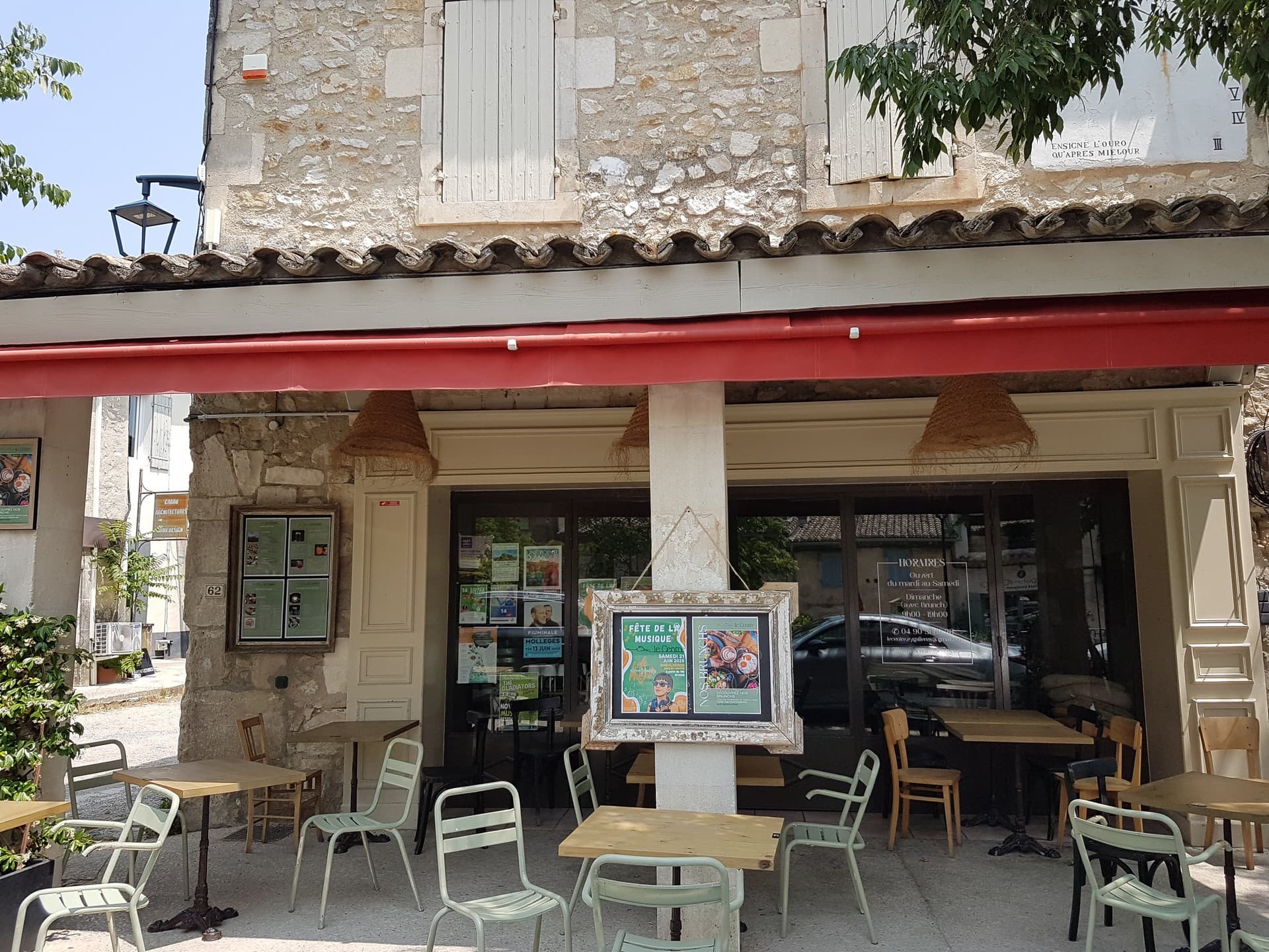 Café du Centre_Eygalières_extérieur