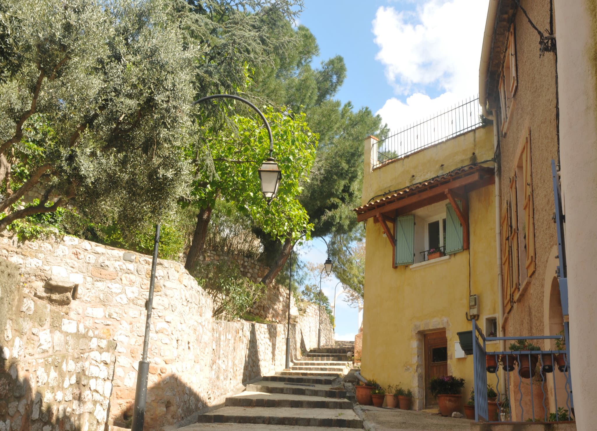 Vitrolles Tourisme Point Info