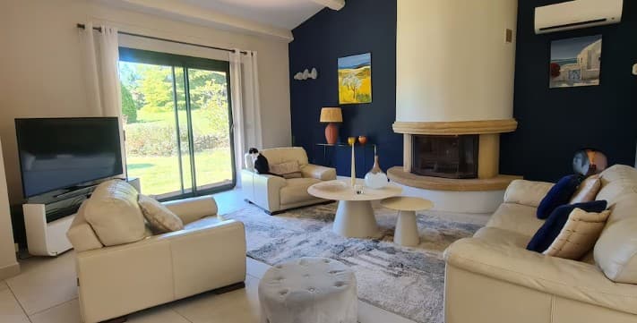 VILLA AVEC PISCINE ET CLIMATISATION PROCHE AIX EN PROVENCE_Fuveau