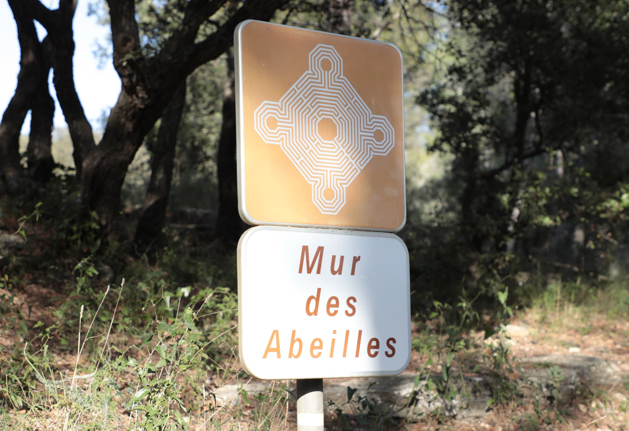 Monument Historique Le Mur des abeilles