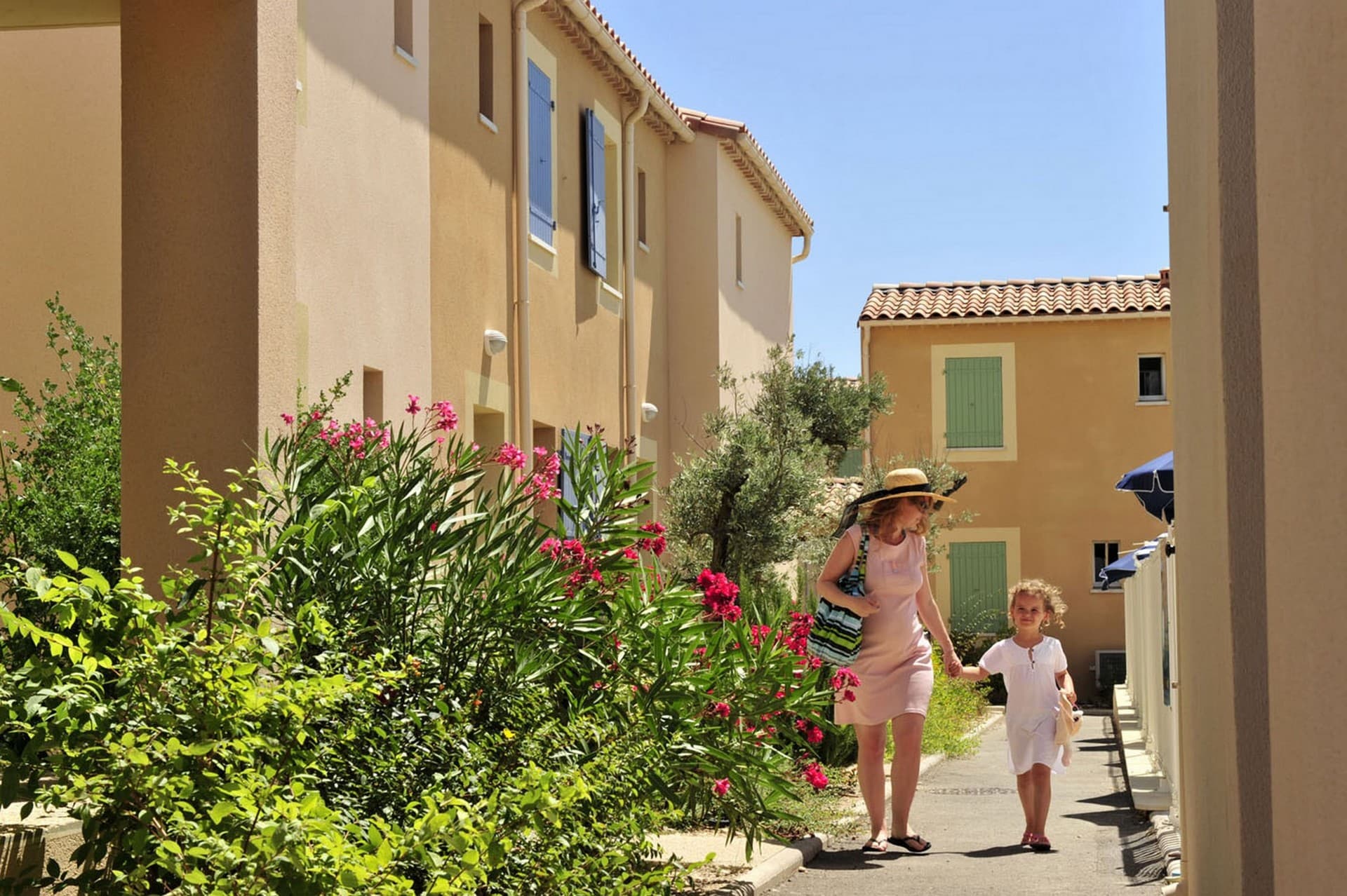 Résidence Goélia Le Mas des Arènes Mouriès allée