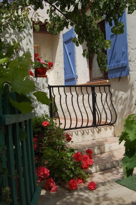 Les Cyprès