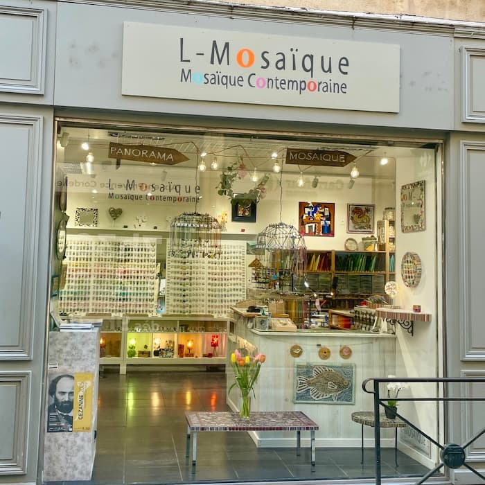 Côté rue Lieutaud