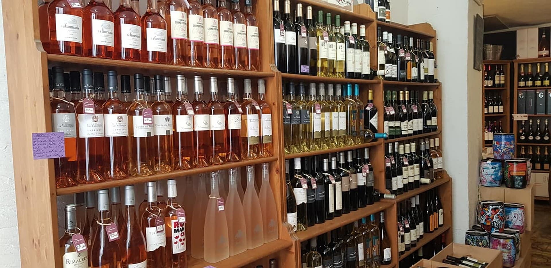 Vins_Champagnes_etc_interieur_roses_et_blancs
