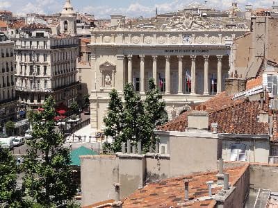 Location saisonnière Orange Marseille.jpg