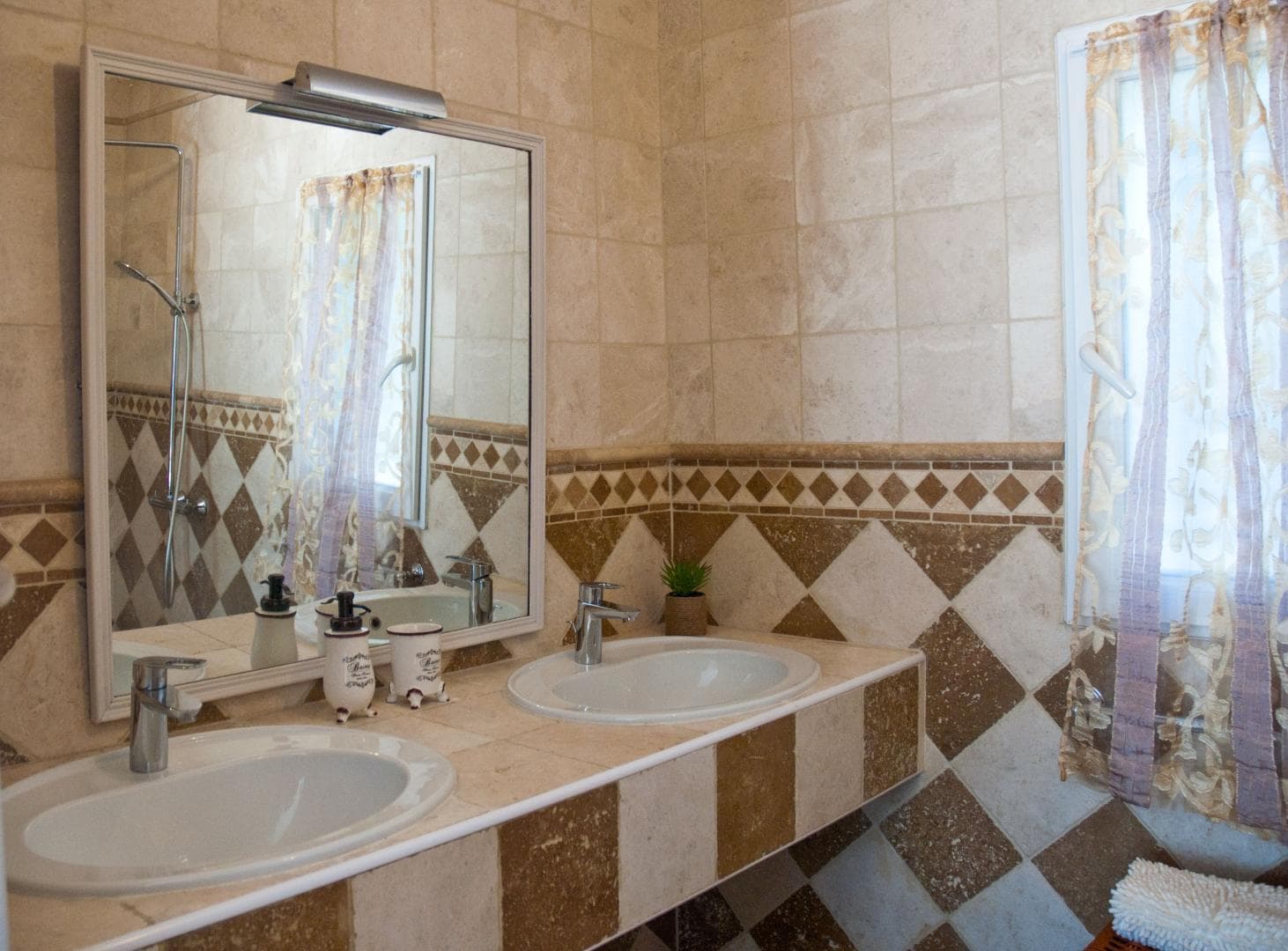 Vintage Provence - La Chambre Lumière