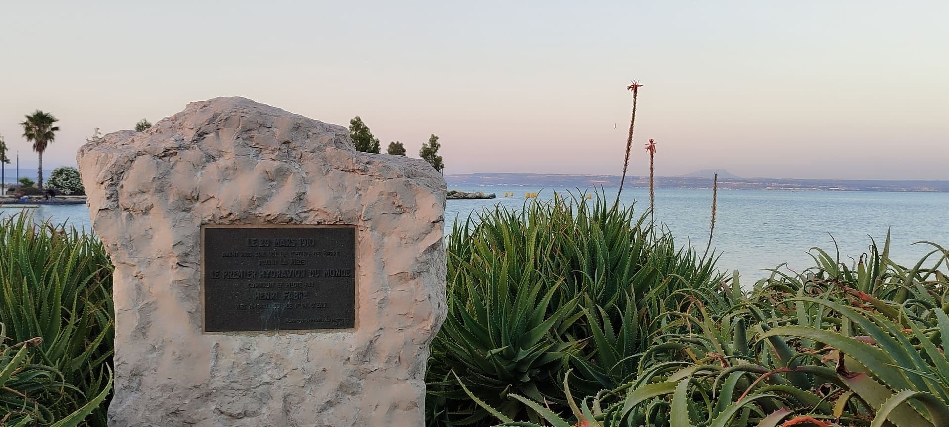 Stèle Henri Fabre_Martigues