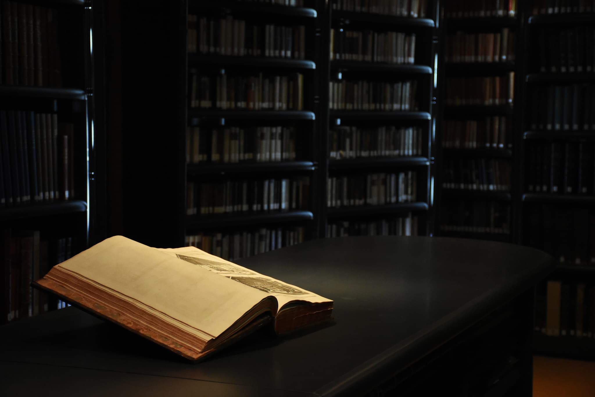 Bibliothèque ancienne