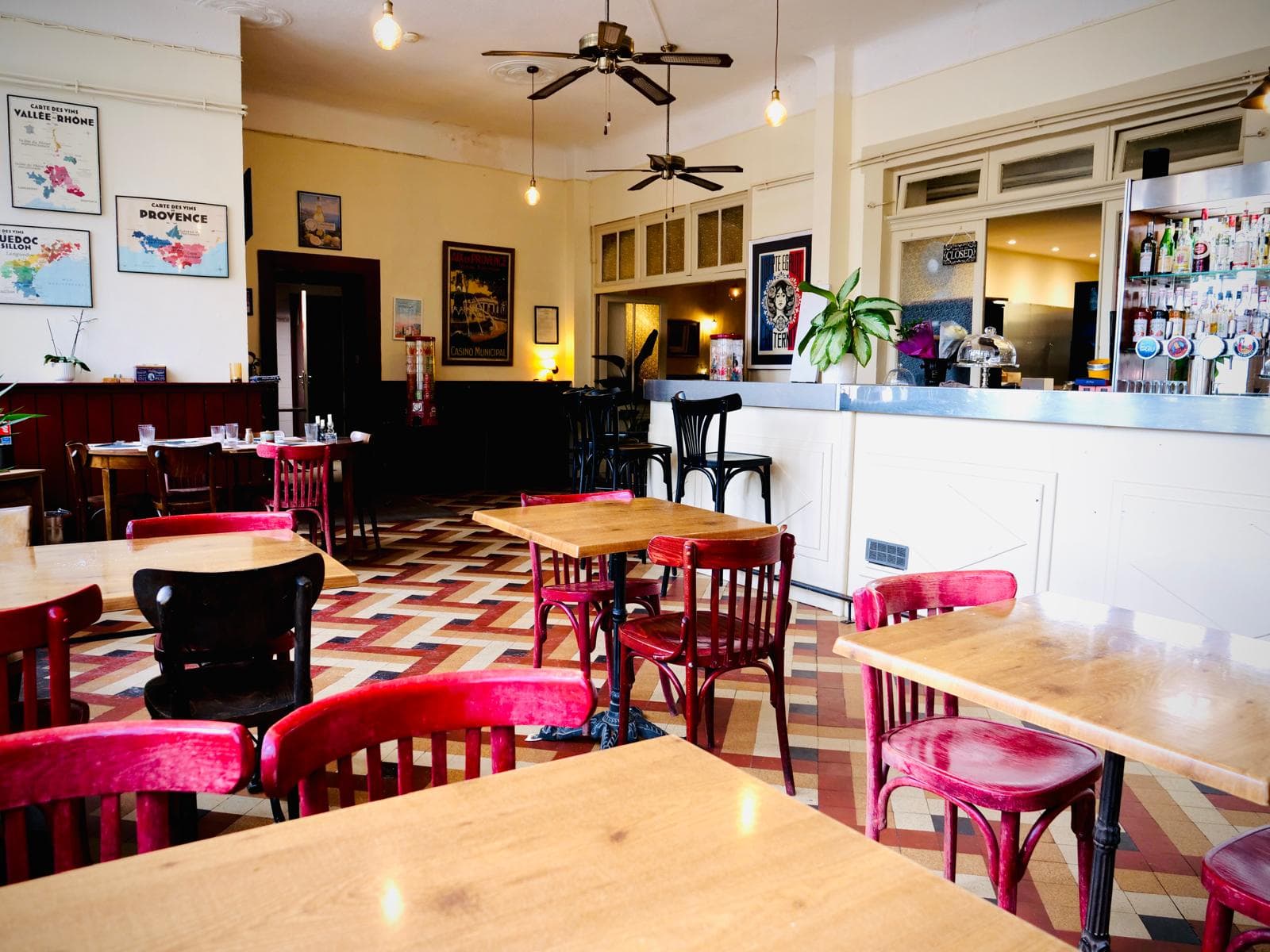 Le Café du Commerce_Boulbon