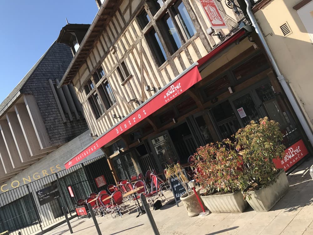 Restaurant façade.jpg