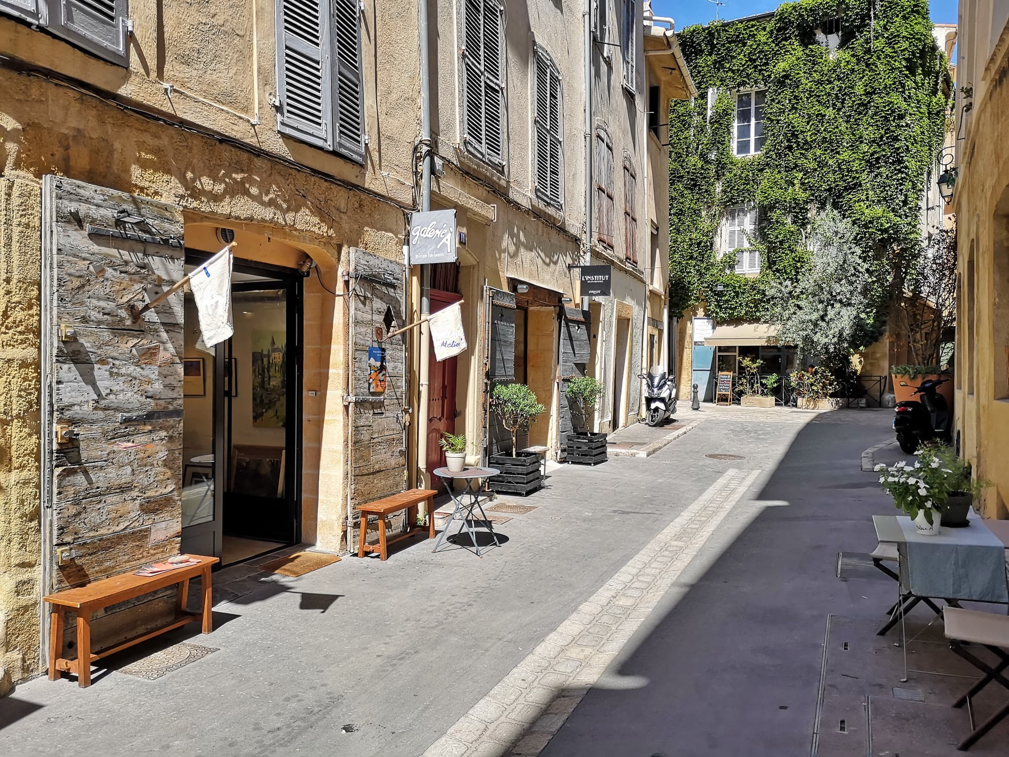 Galerie À 9, rue Loubon