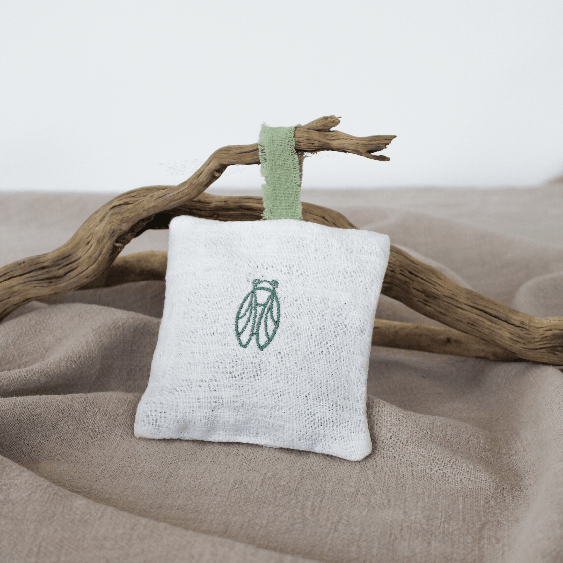 Sachet de lavande brodé