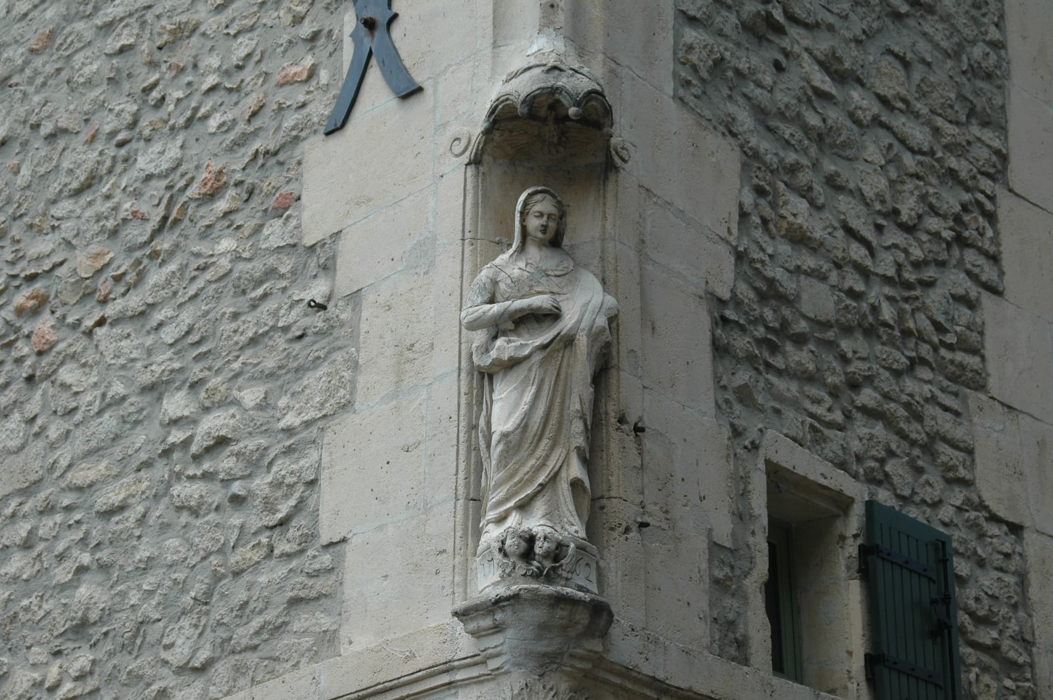 Niches urbaines de Maillane