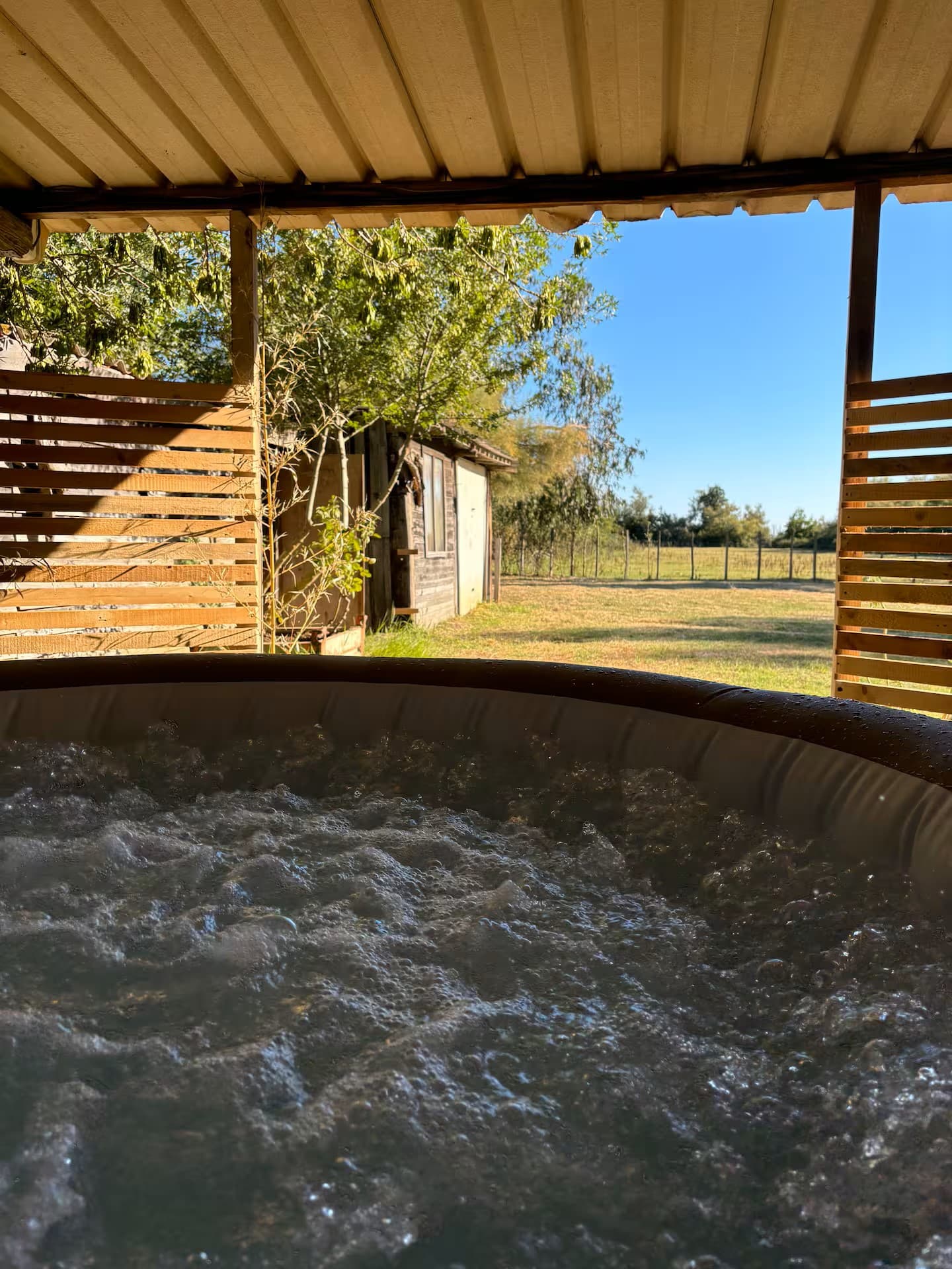 Le pré Bohem: Jacuzzi insolite en Camargue_Arles