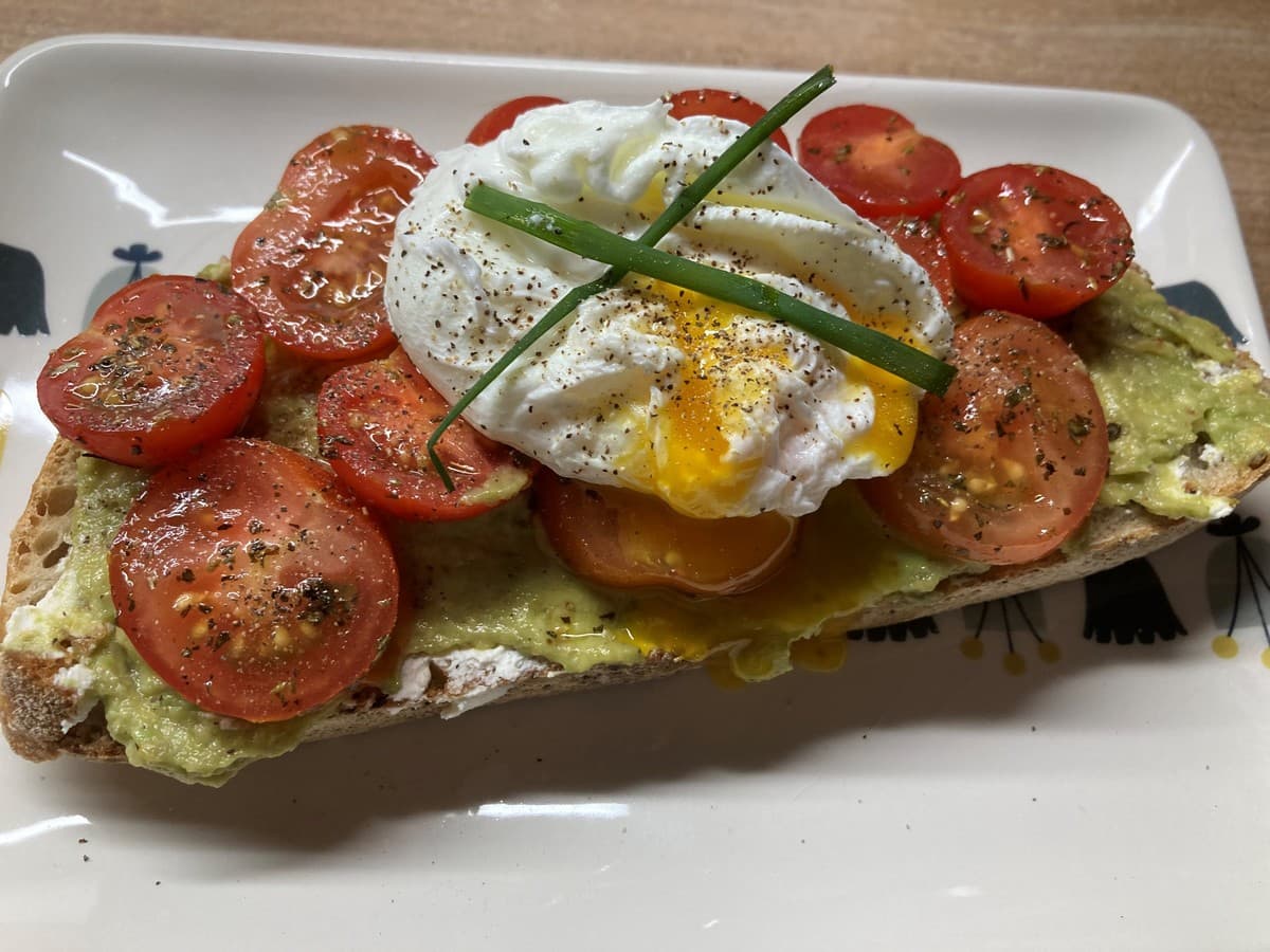 toast pesto tomates