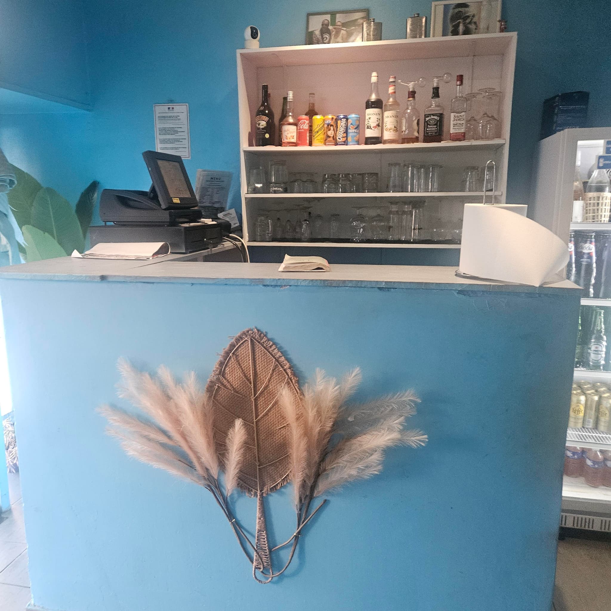 bar