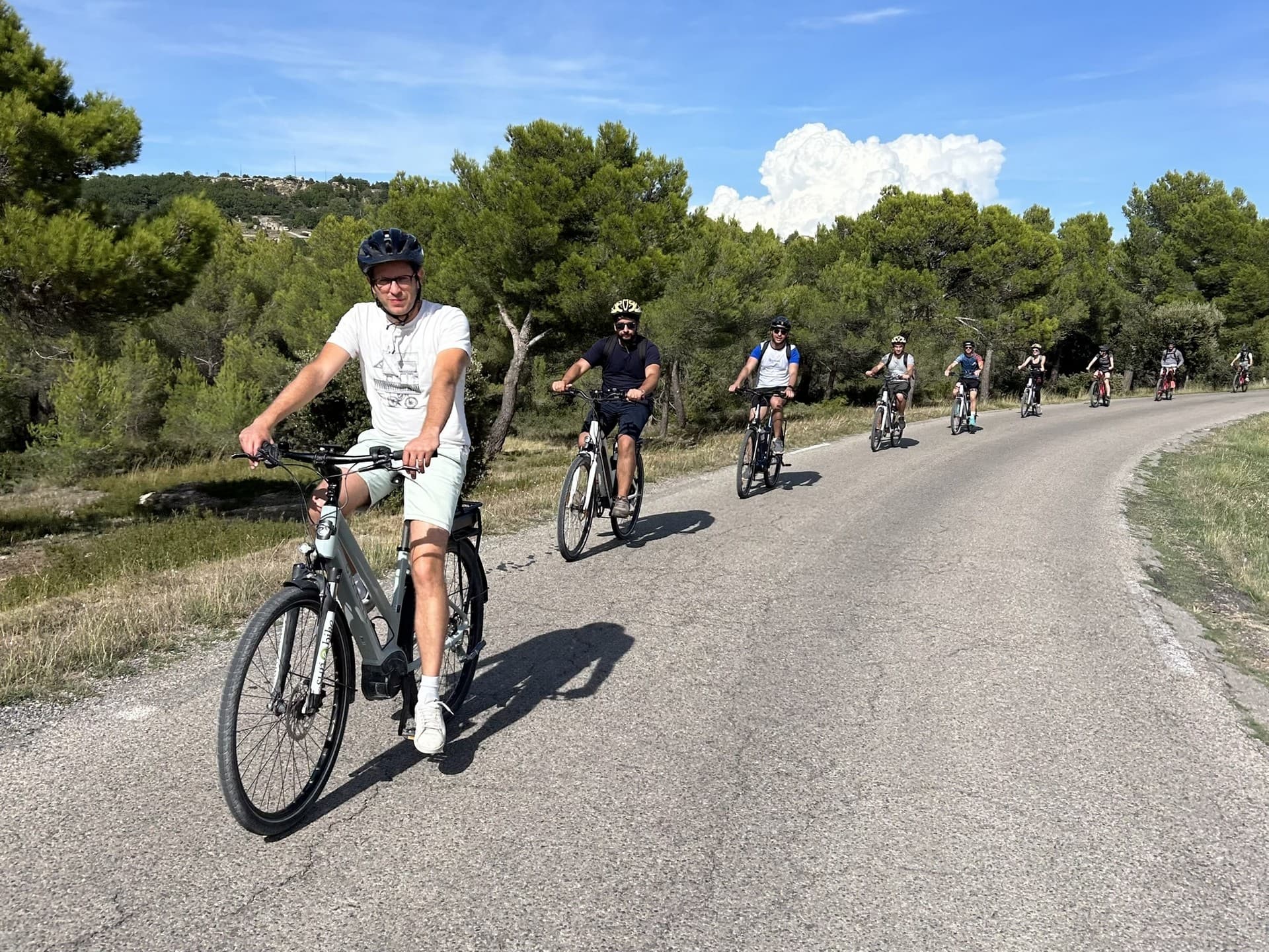 Unusual Ride Guide touristique à vélo à Aureille Groupe de vélos